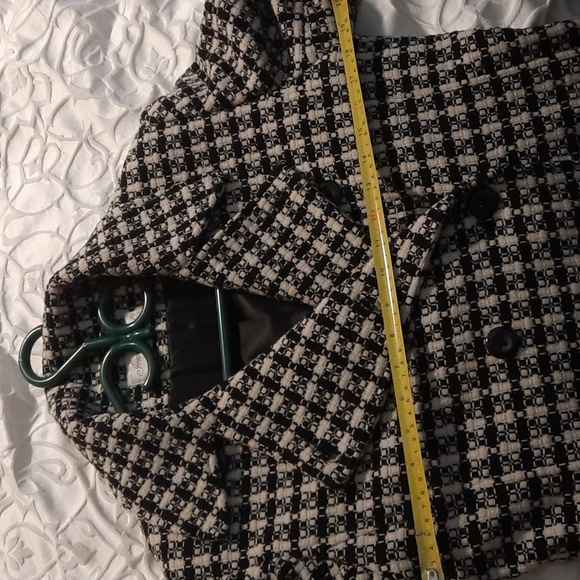 Beautiful Ladies Wool Winter Coat - Picture 7 of 7